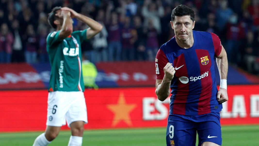 Lewandowski Rescues Barcelona